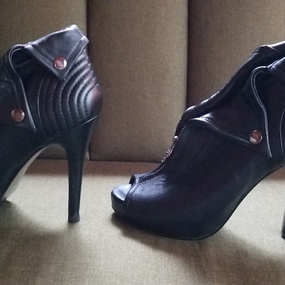 Wonderful shoes Alexander McQueen with 2 dust bags - Picture 5 of 11